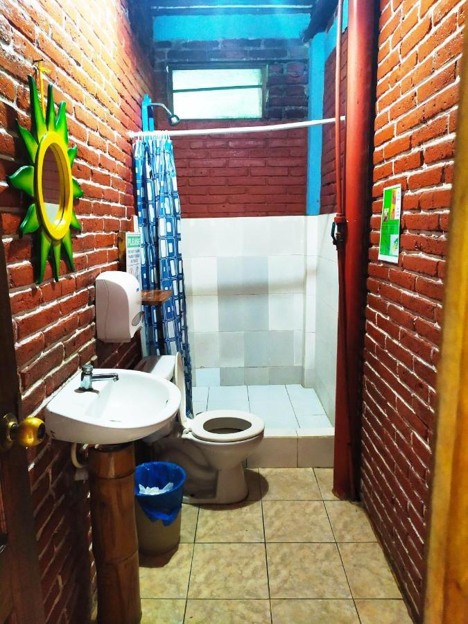Hostel Iguana Beach House Montañita Zewnętrze zdjęcie