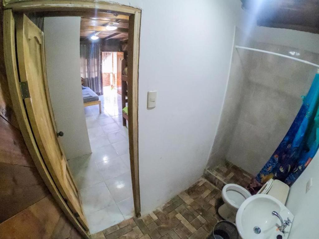 Hostel Iguana Beach House Montañita Zewnętrze zdjęcie